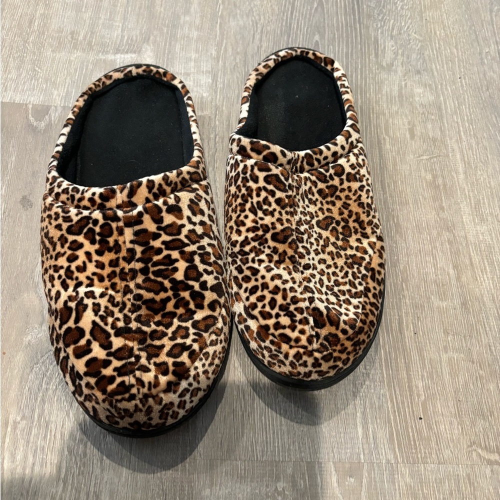 Animal print, memory foam slippers‎